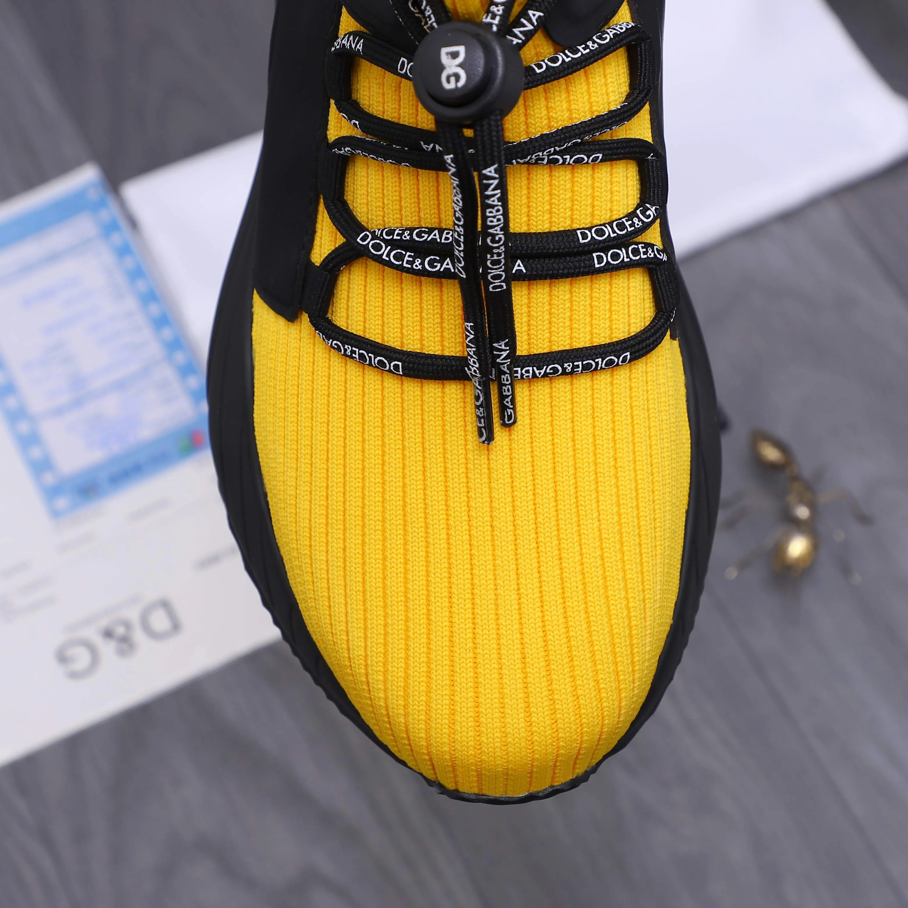Men's shoes 💰442 Product trademark: DG (Dolce & Gabbana) casual shoes for couples. Regular size: 36-46 (45.46 is custom-made and non-returnable) Product materials: Selected knitted breathable spliced ​​cowhide upper, cowhide insole, original outsole